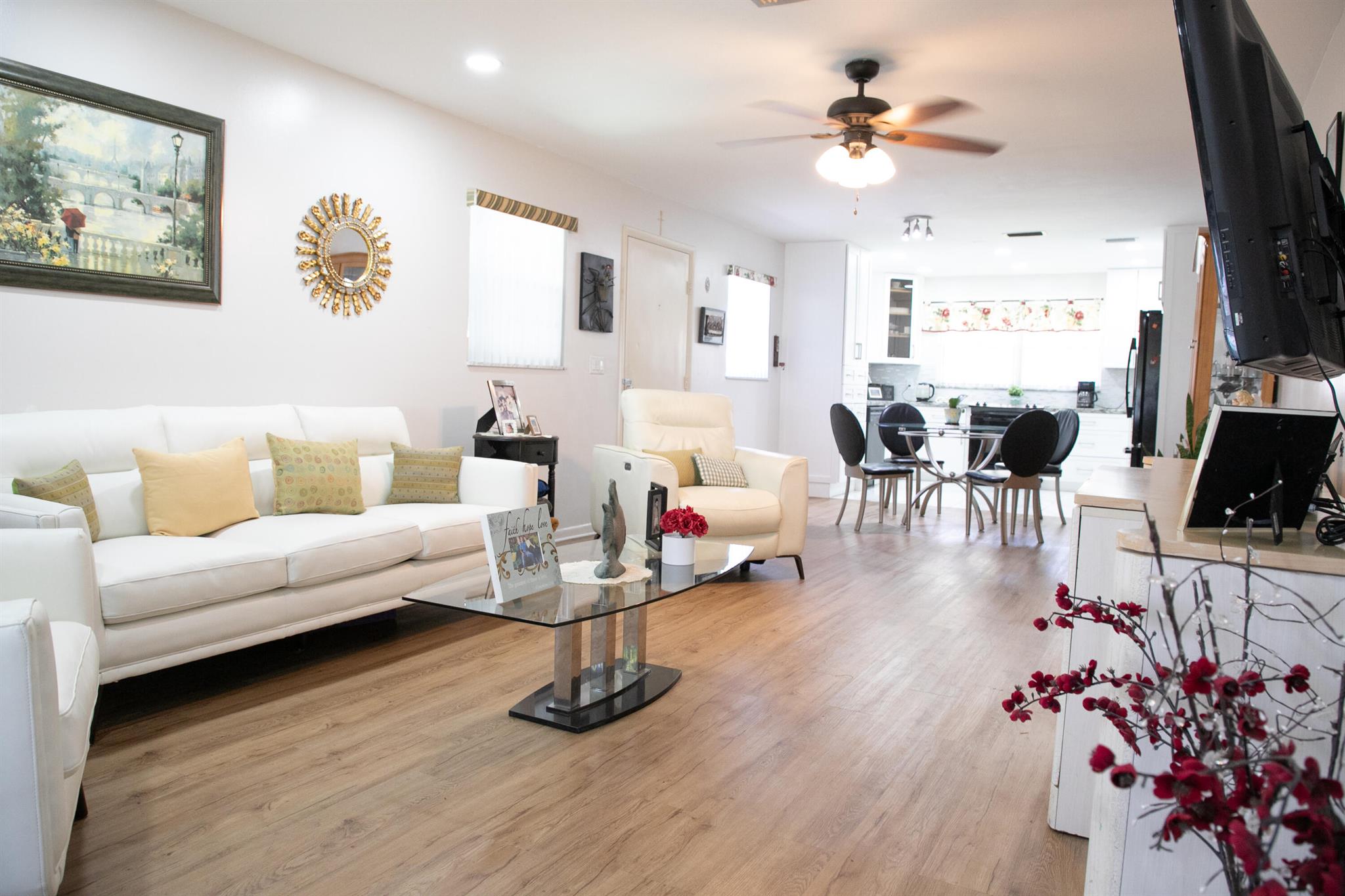 COUNTRY MANORS - Residential