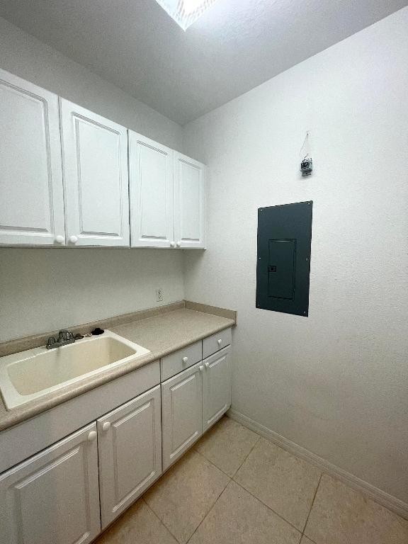 THE LAKES AT THE SAVANNAHS CONDOMINIUM - Residential Lease