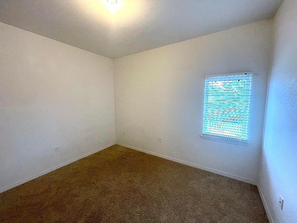 THE LAKES AT THE SAVANNAHS CONDOMINIUM - Residential Lease