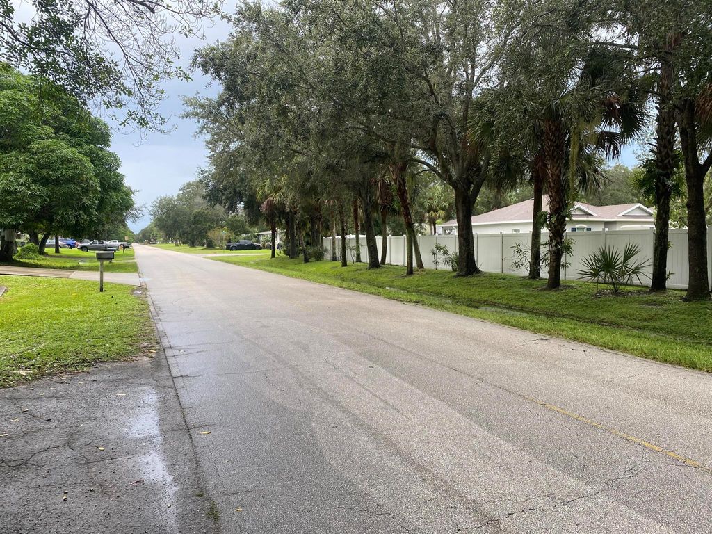 Photo of 7403 Palomar Street, Fort Pierce, FL 34951 (MLS # R10973049)