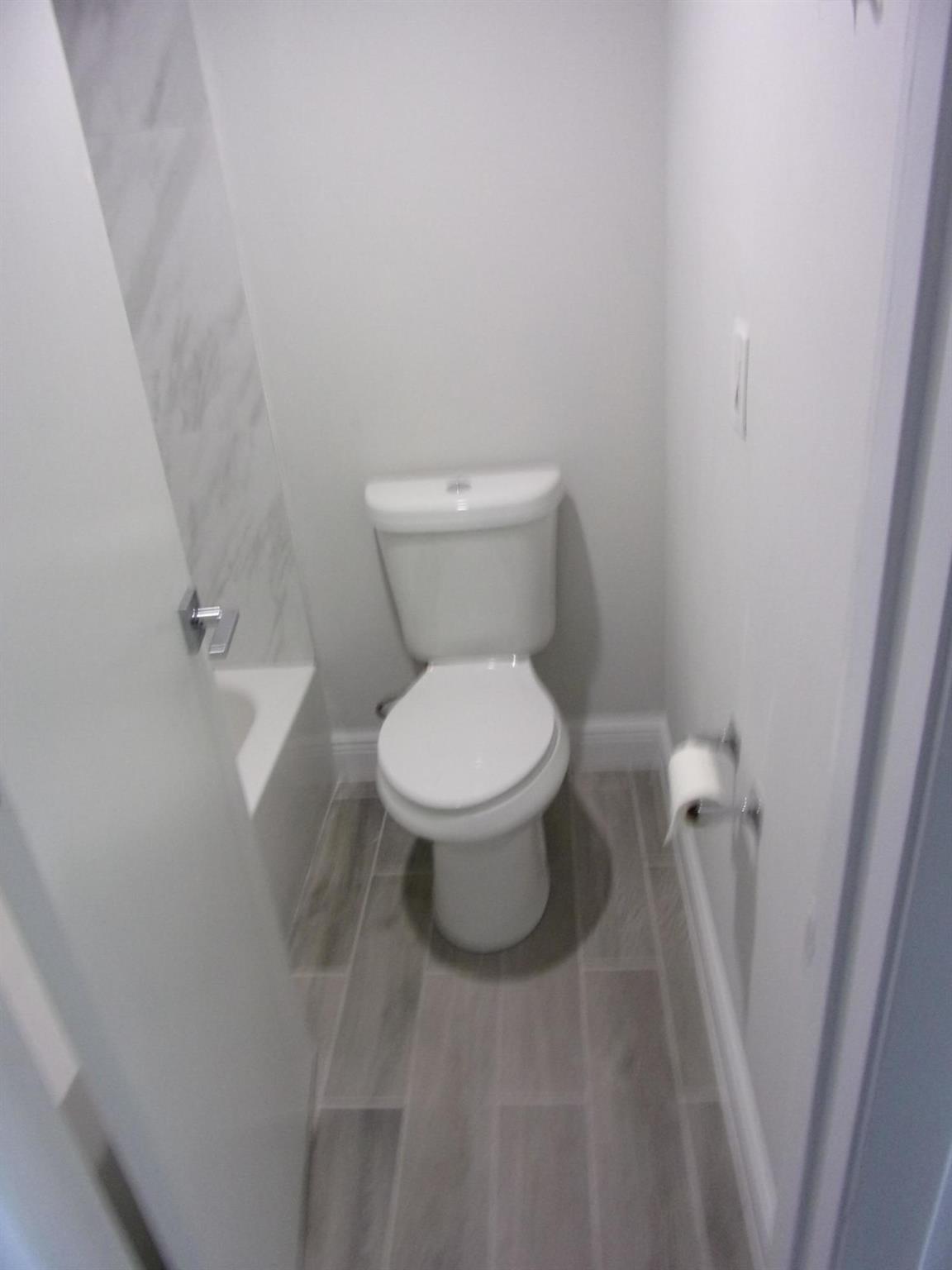 MIDPORT PLACE I, A CONDOM - Residential Lease