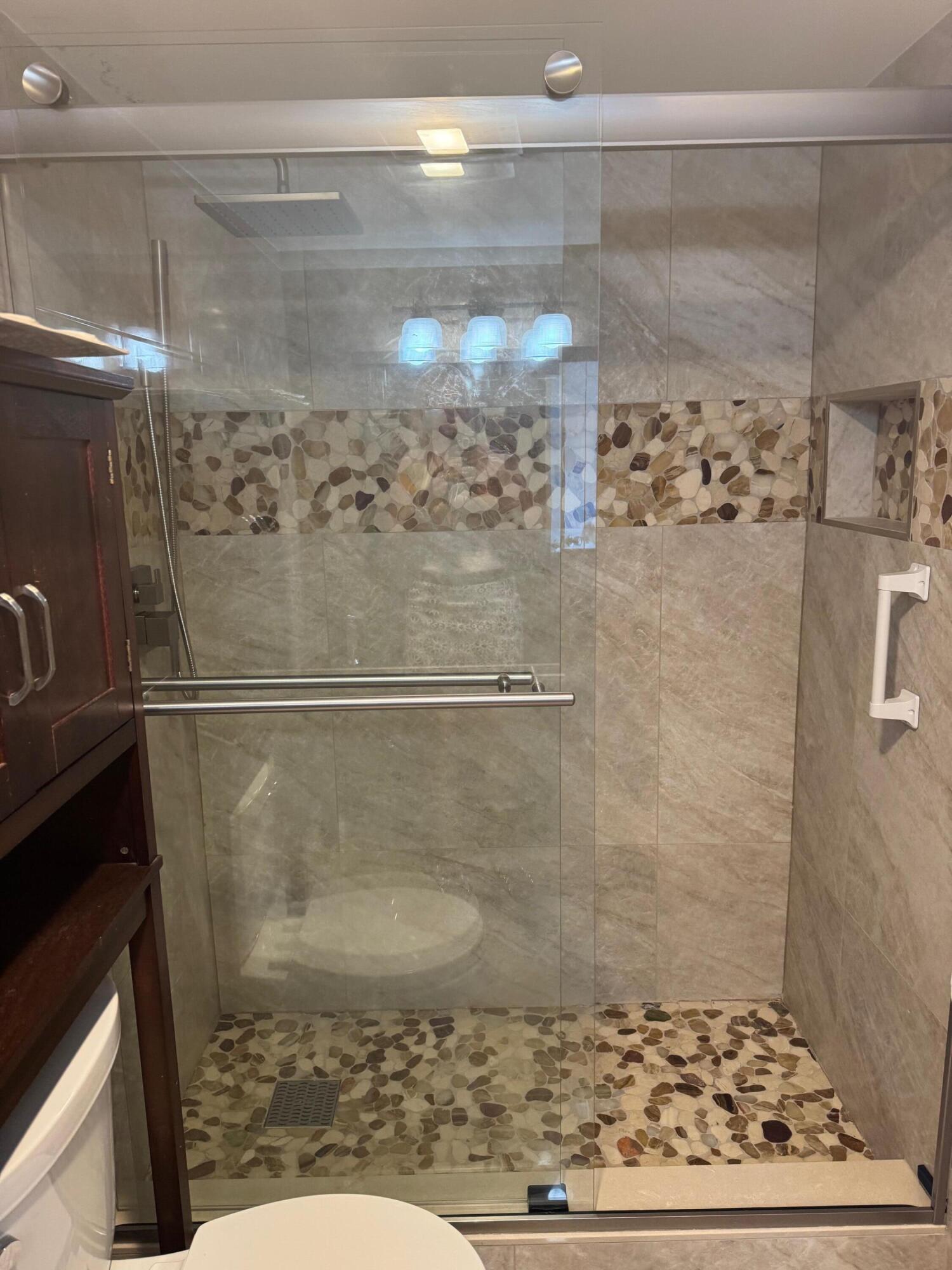 HILLSBORO COVE - Residential Lease