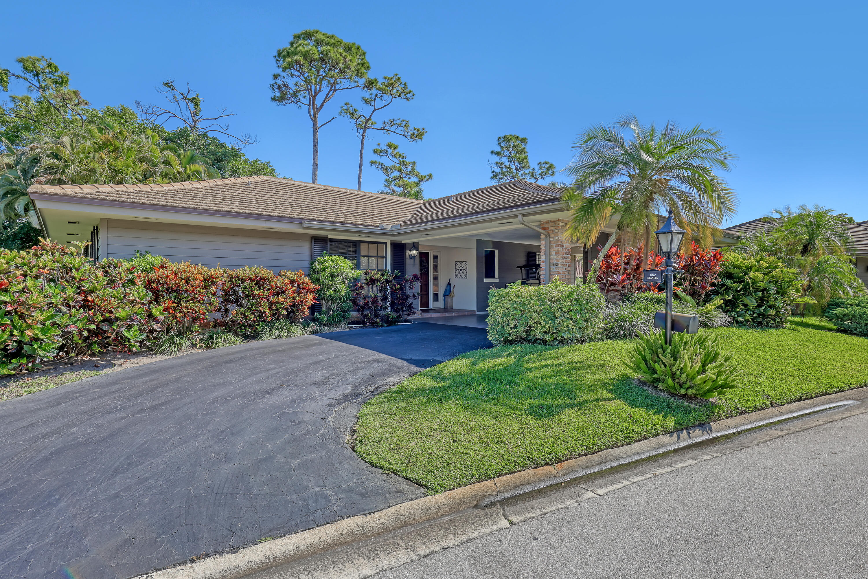 CYPRESS KEY VILLAS - Residential