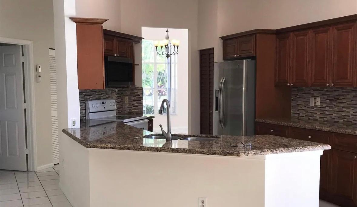 LAKE CHARLESTON PAR - Residential Lease