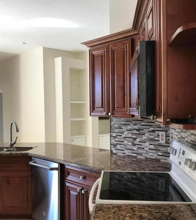 LAKE CHARLESTON PAR - Residential Lease