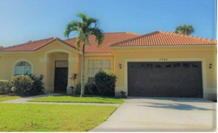 4-bedroom, 2-bath single-family home in Lake Charleston area of Lake Worth.
Features included:
• Pet-friendly home with granite counters
• Stainless appliances
• Walk-in closets
• Roman tub and more
• Includes a garage
• Described as being in a great location — a ''must see.''