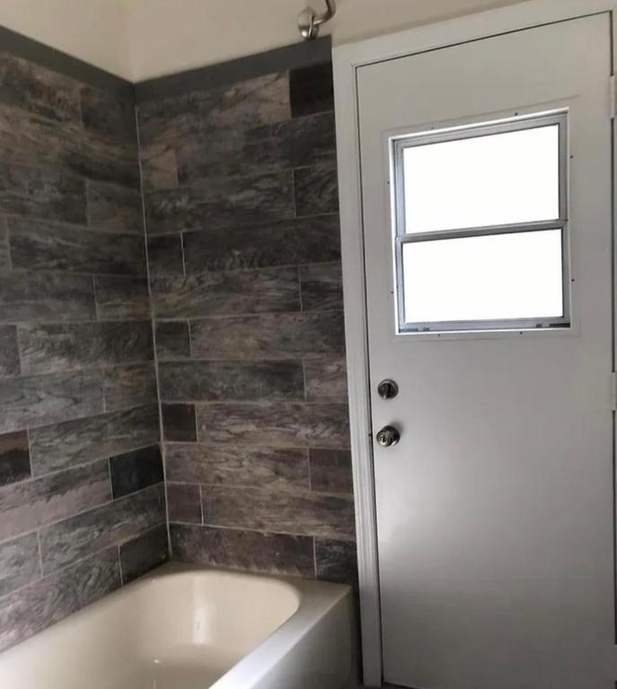 LAKE CHARLESTON PAR - Residential Lease