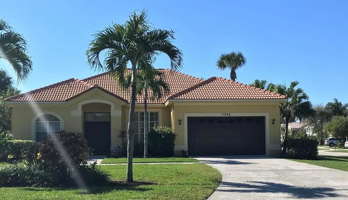 LAKE CHARLESTON PAR - Residential Lease