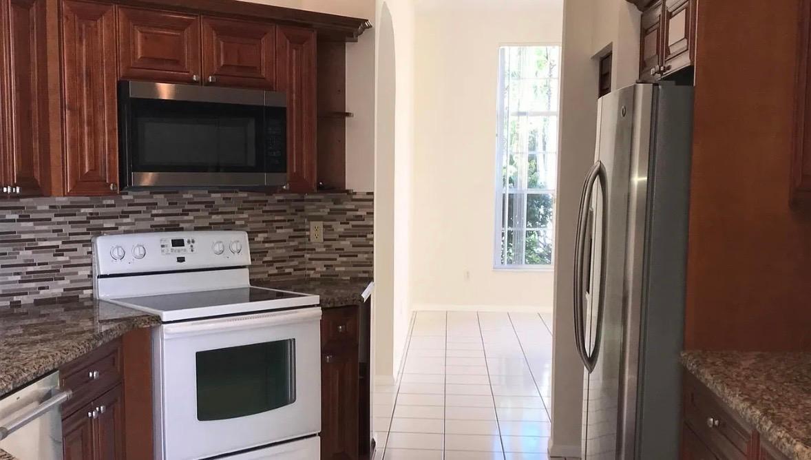 LAKE CHARLESTON PAR - Residential Lease