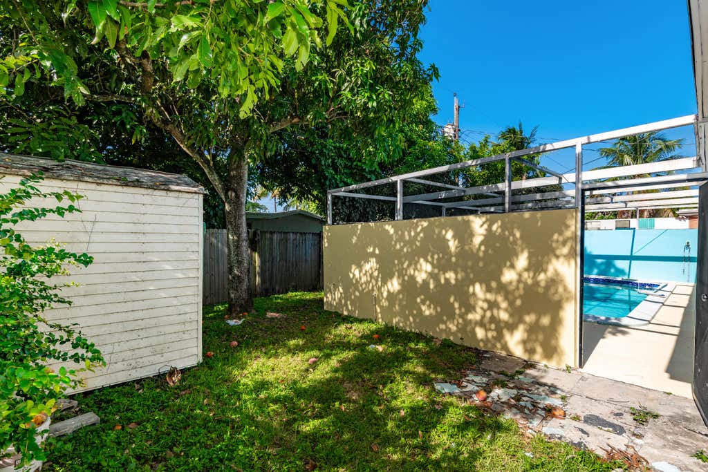 Photo of 3611 NW 40TH Court, Lauderdale Lakes, FL 33309 (MLS # B26065589)
