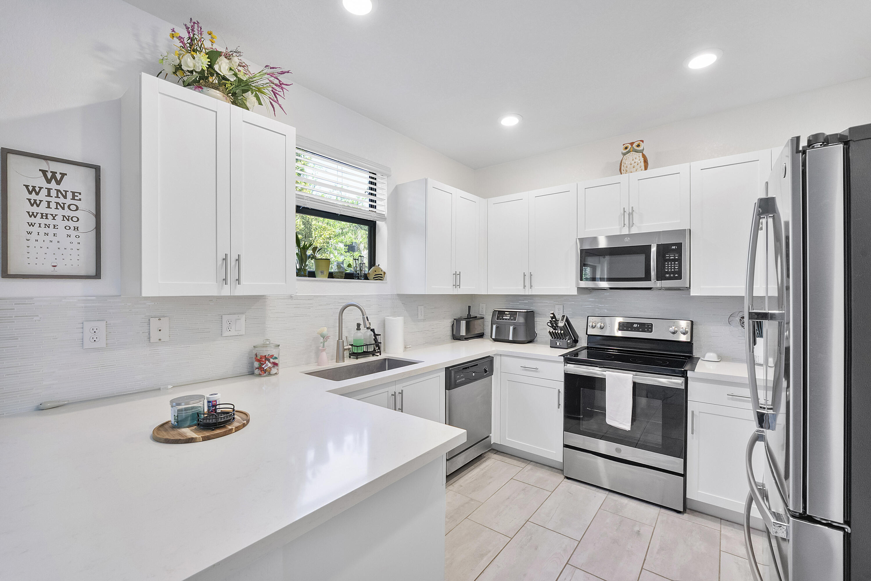 HORIZON TOWNHOMES at CELEBRATION POINTE - Residential