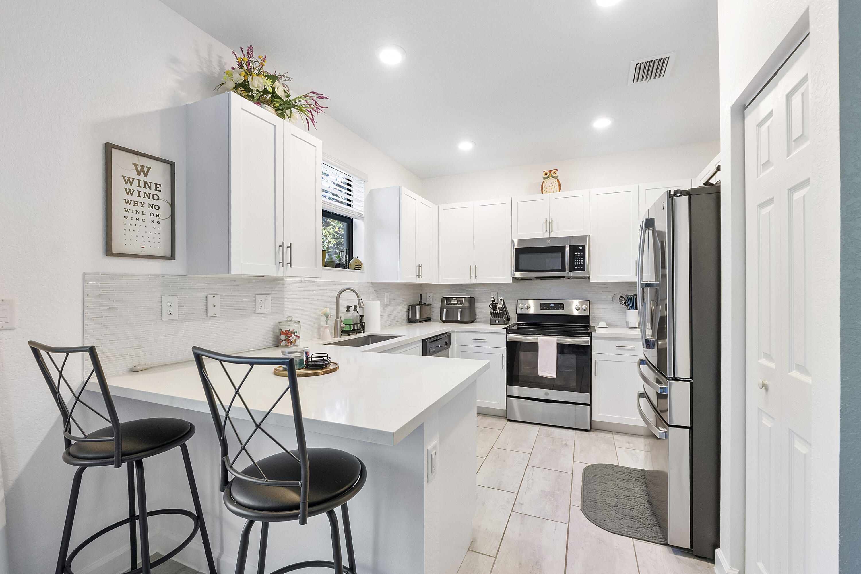 HORIZON TOWNHOMES at CELEBRATION POINTE - Residential