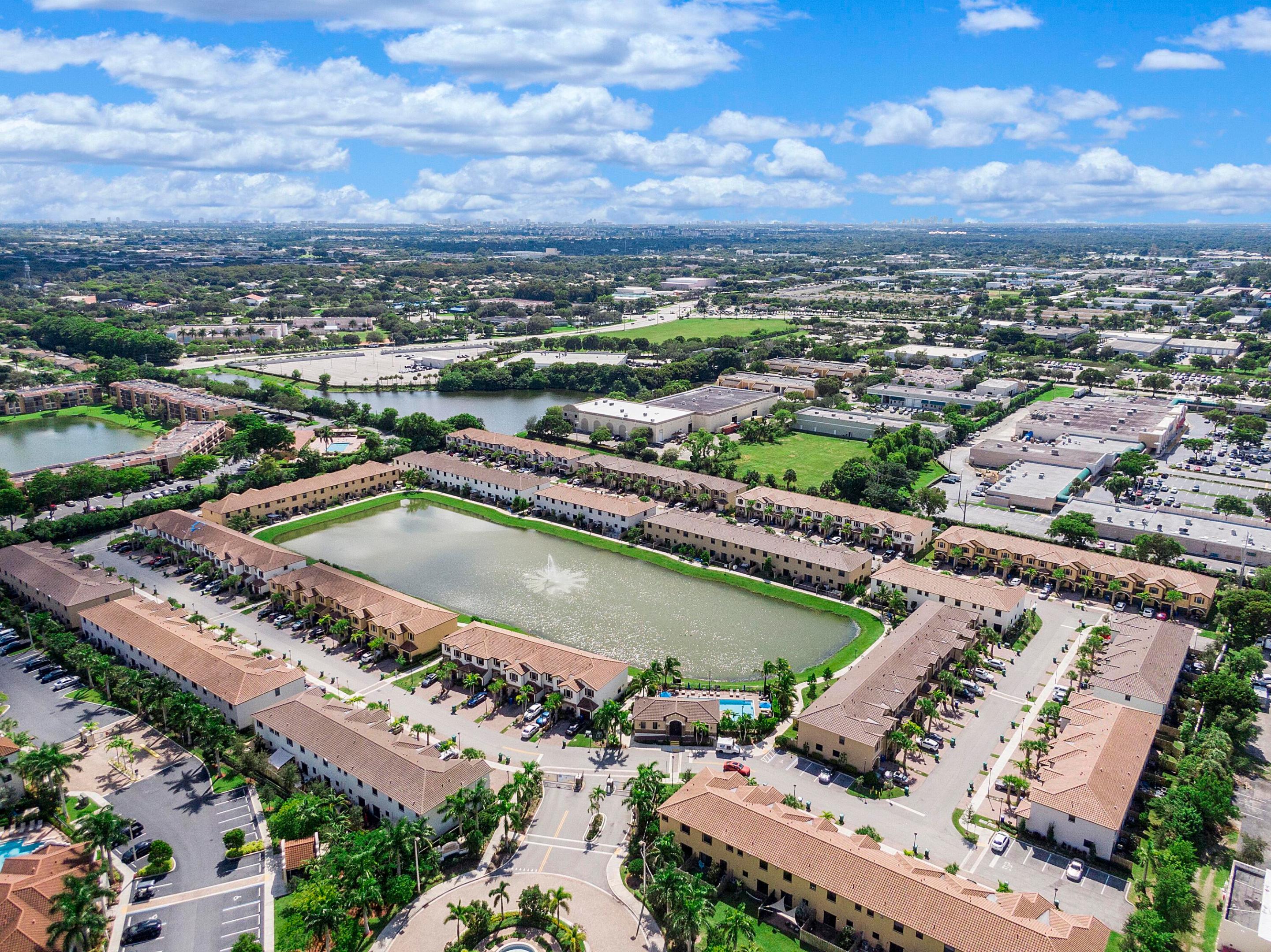 HORIZON TOWNHOMES at CELEBRATION POINTE - Residential