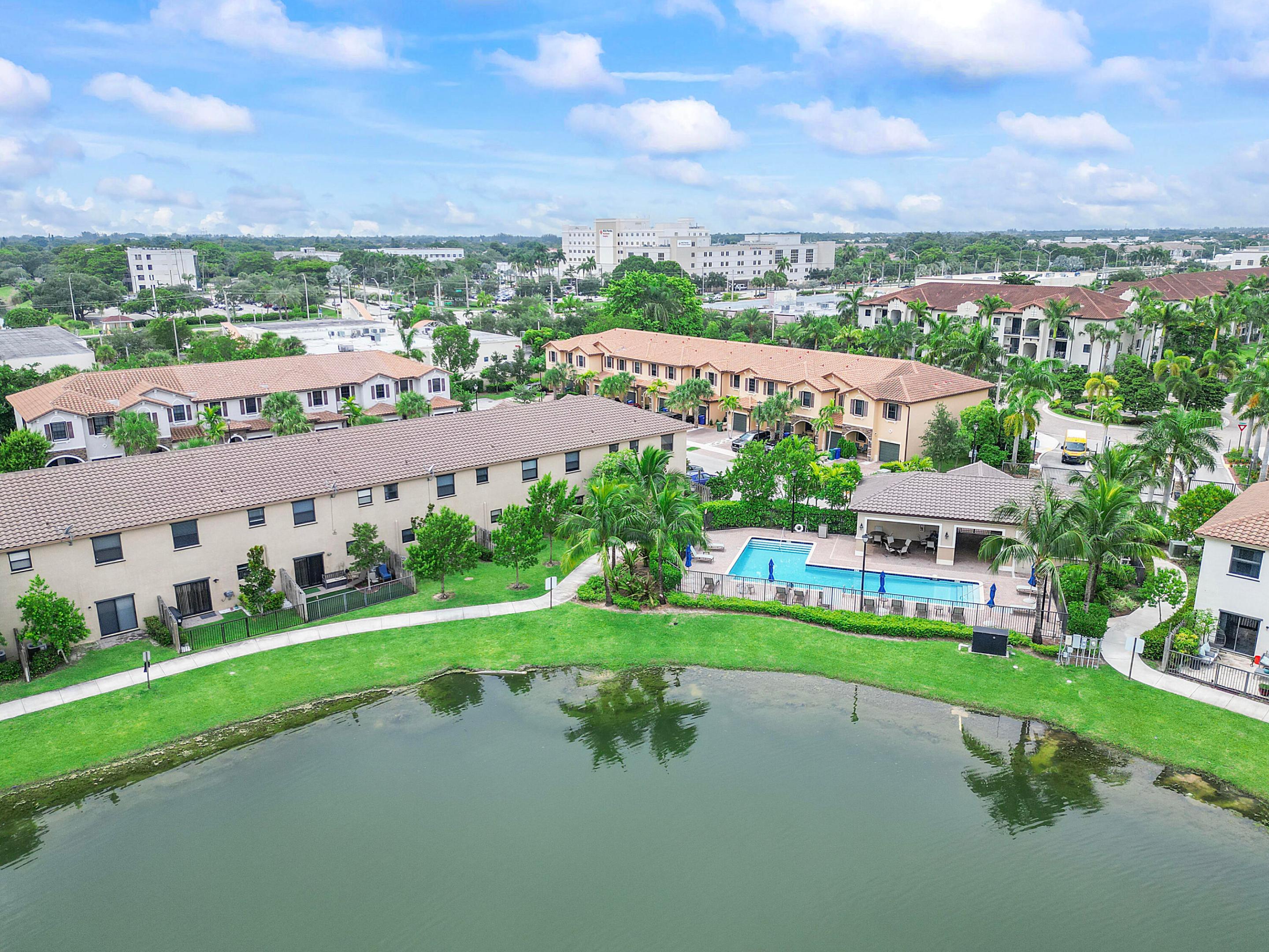 HORIZON TOWNHOMES at CELEBRATION POINTE - Residential