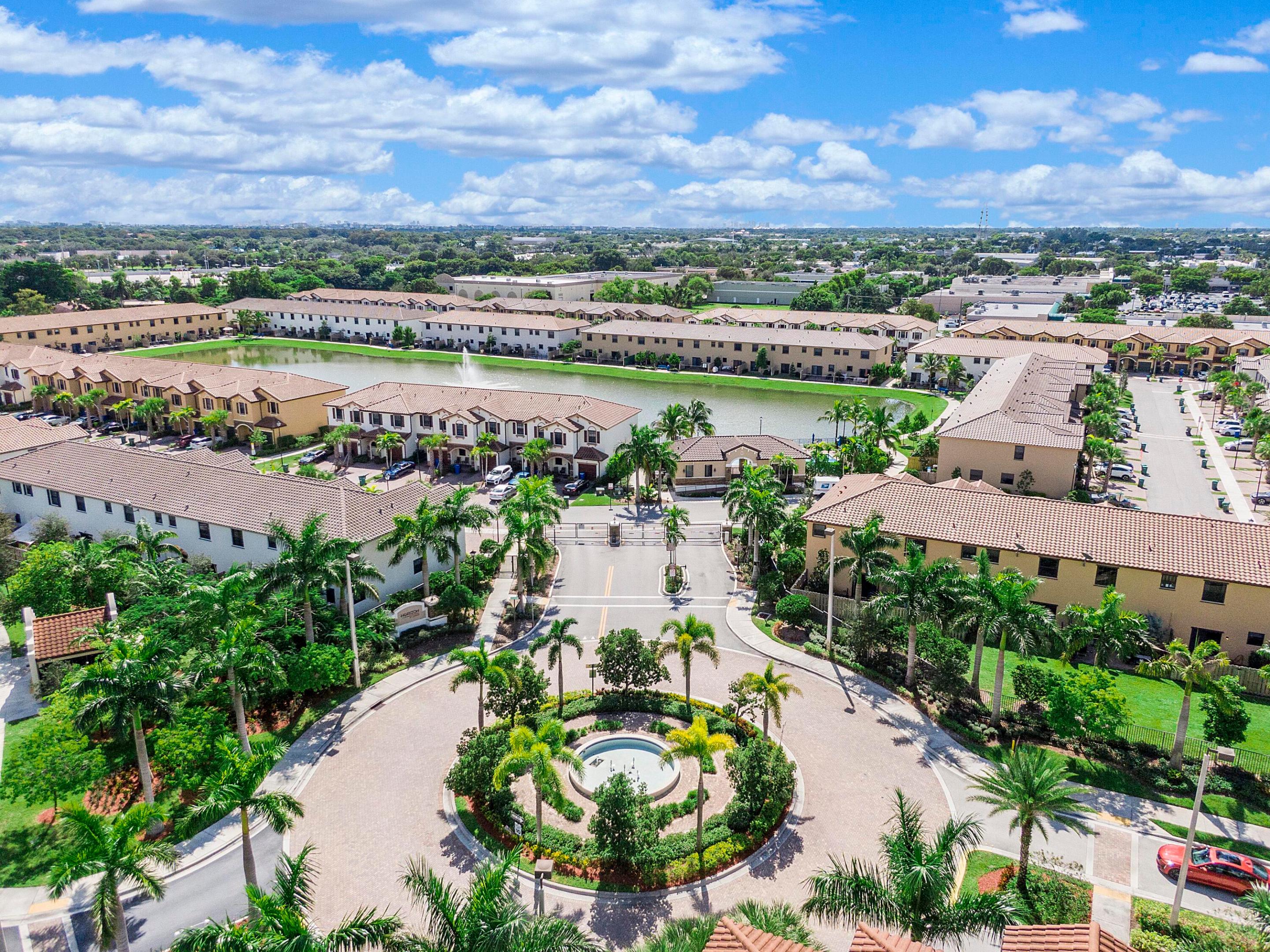 HORIZON TOWNHOMES at CELEBRATION POINTE - Residential