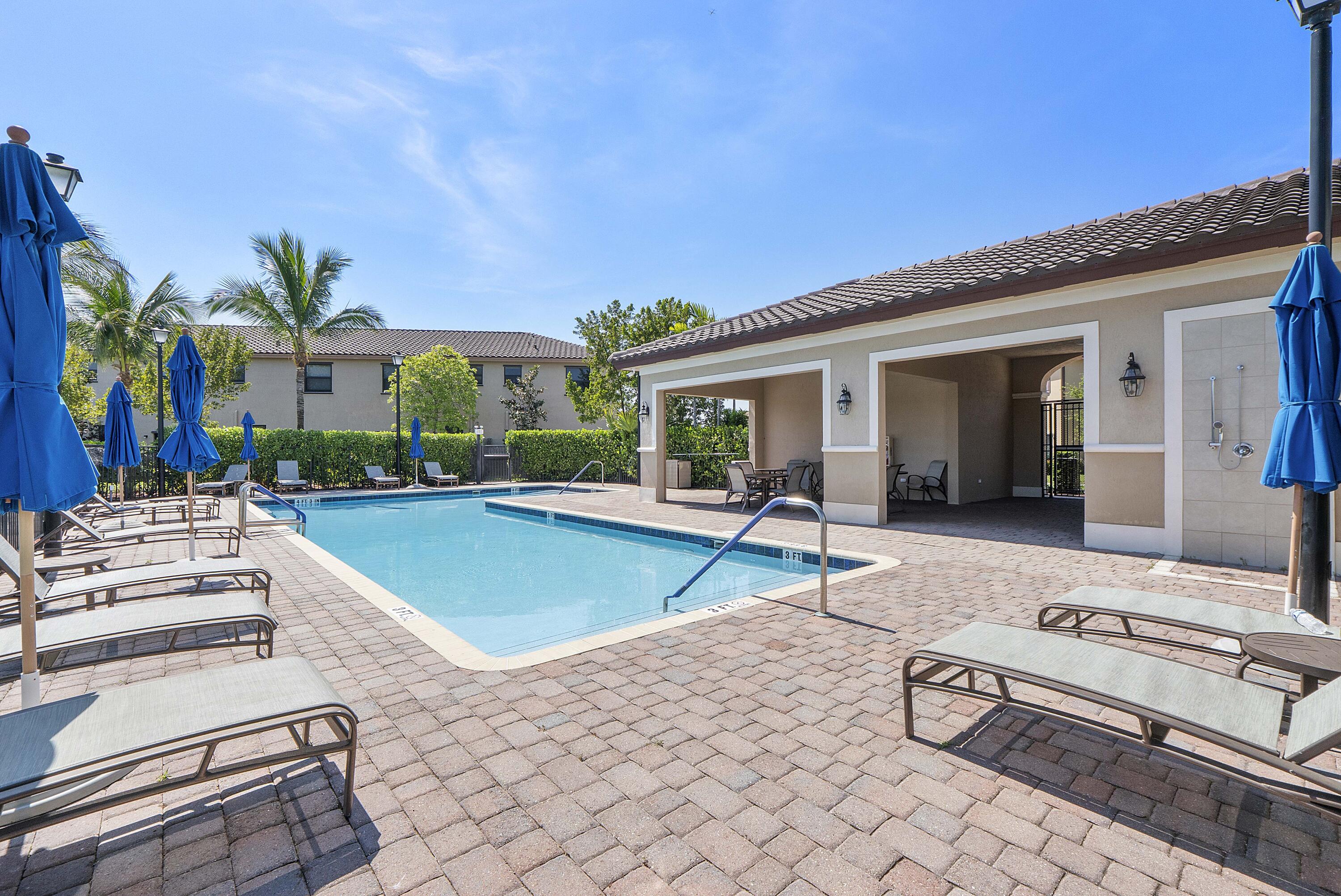 HORIZON TOWNHOMES at CELEBRATION POINTE - Residential