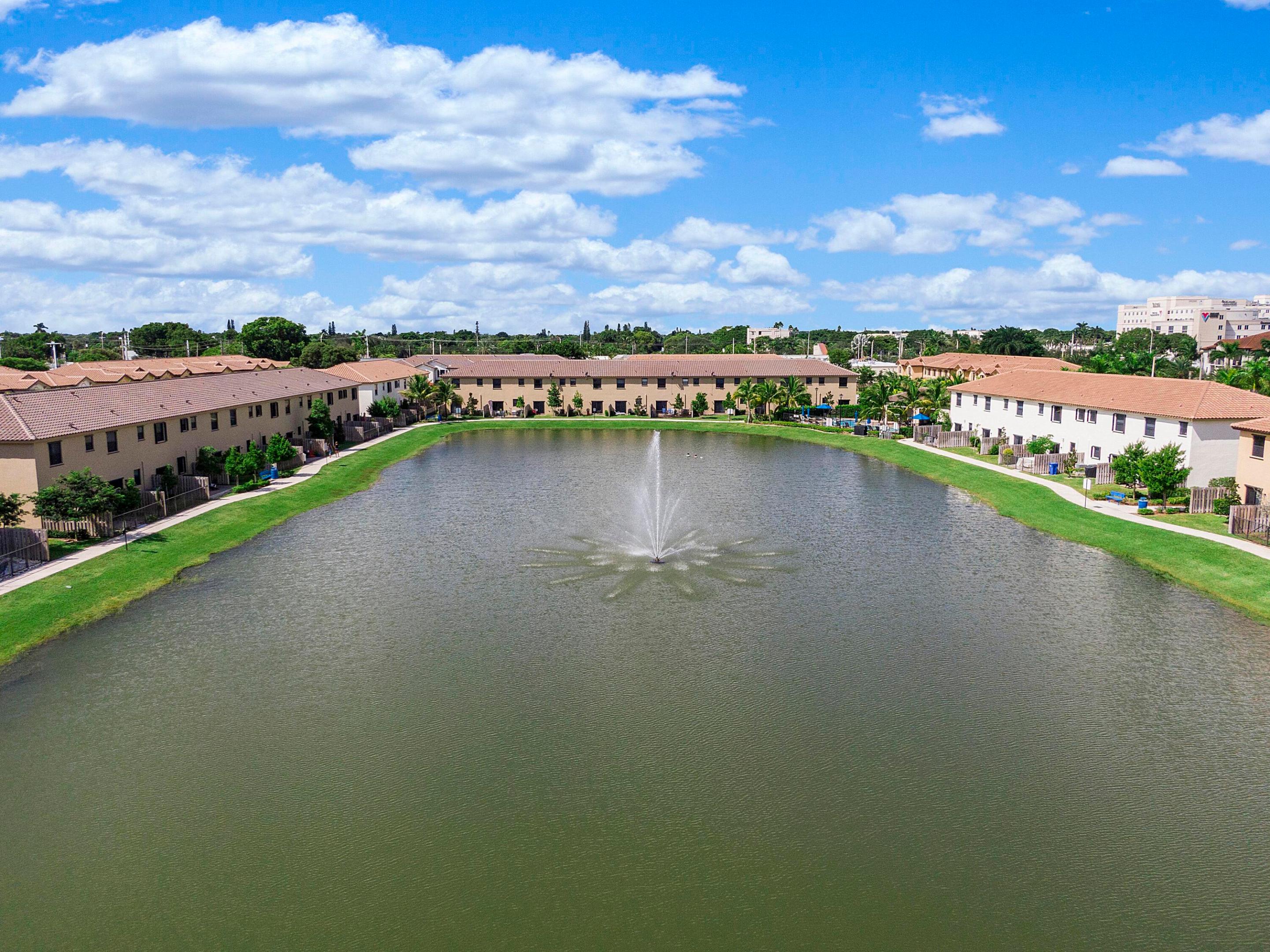 HORIZON TOWNHOMES at CELEBRATION POINTE - Residential