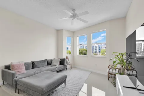 533 NE 3rd Avenue Unit 432, Fort Lauderdale, FL MLS: R11089707