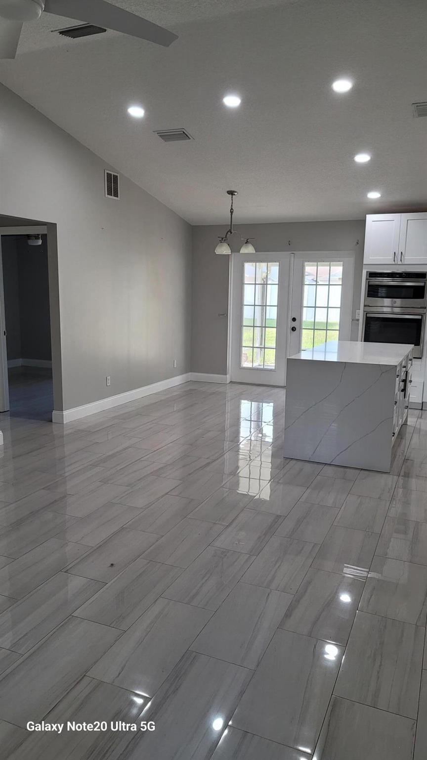 PORT ST LUCIE SECTION 30 - Residential Lease