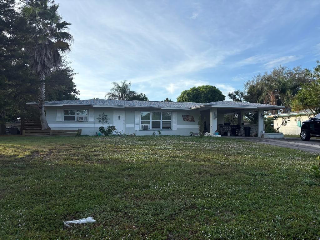 Photo of 1921 Wyoming Avenue, Fort Pierce, FL 34982 (MLS # R11144767)