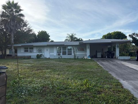 Photo of 1921 Wyoming Avenue, Fort Pierce, FL 34982 (MLS # R11144767)