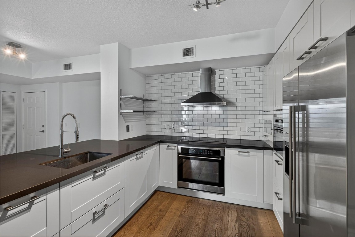 Lauderdale One Condo - Residential