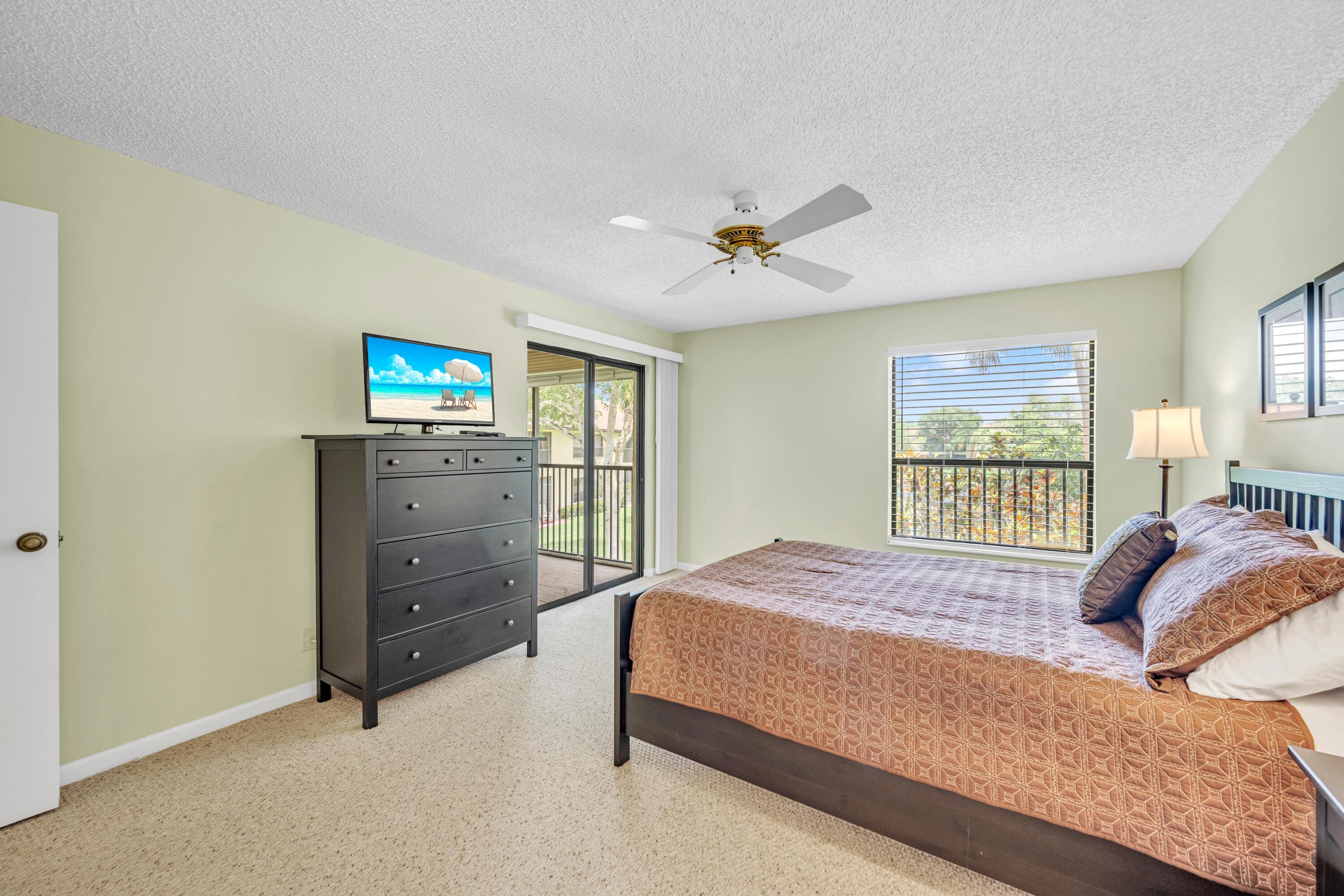 POND APPLE PLACE IV-B CONDO - Residential