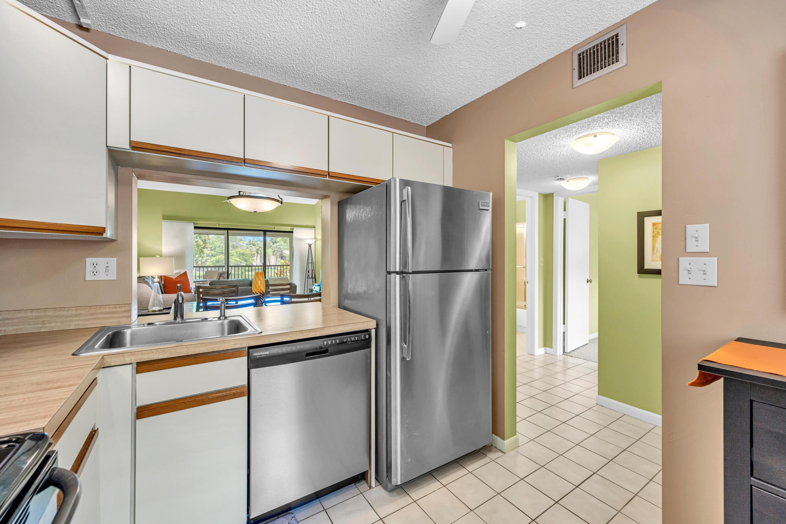 POND APPLE PLACE IV-B CONDO - Residential