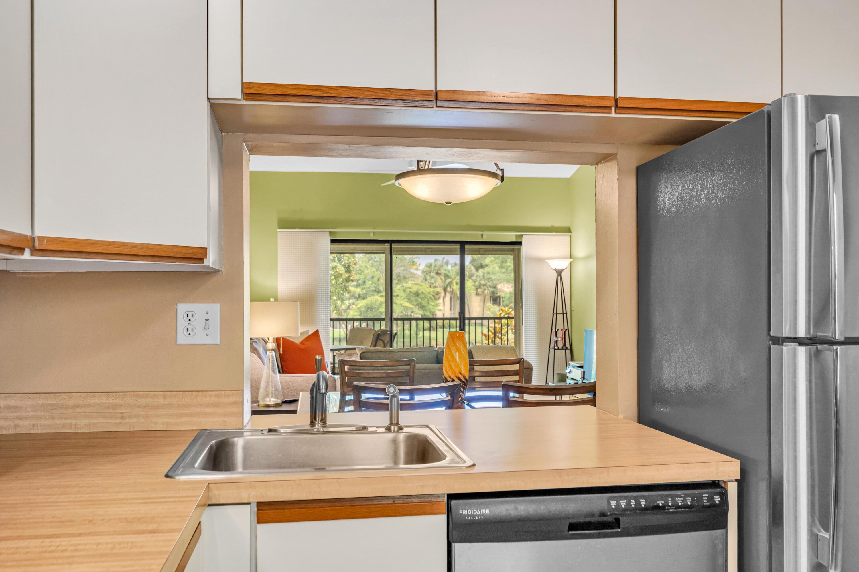 POND APPLE PLACE IV-B CONDO - Residential