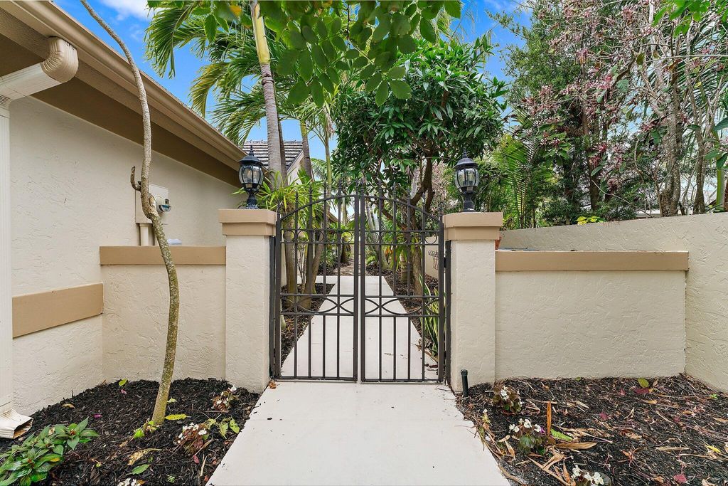 Photo of 13081 SE Green Turtle Way, Jupiter, FL 33469 (MLS # R10961339)