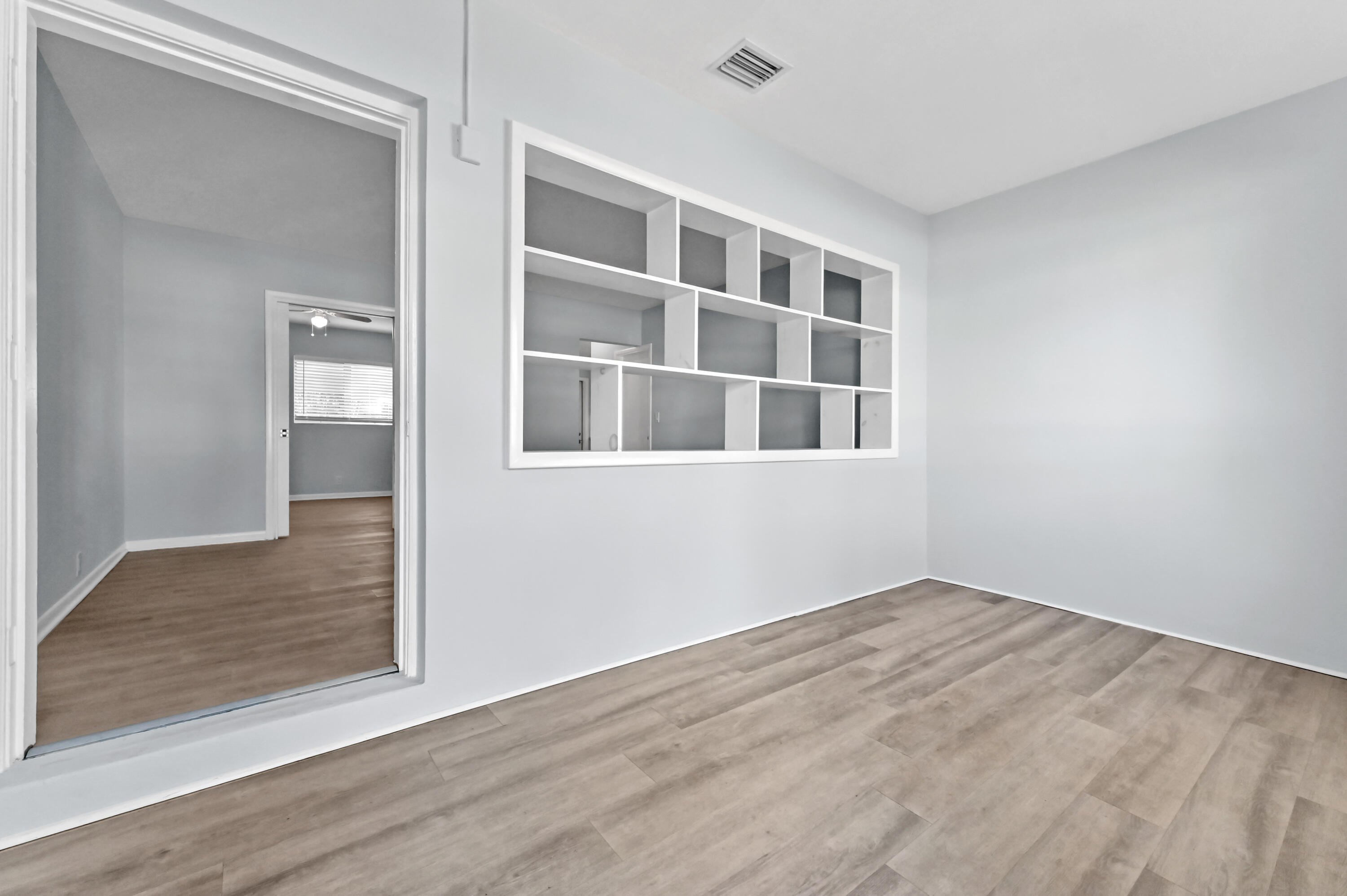 332 W Mango Street 1-2