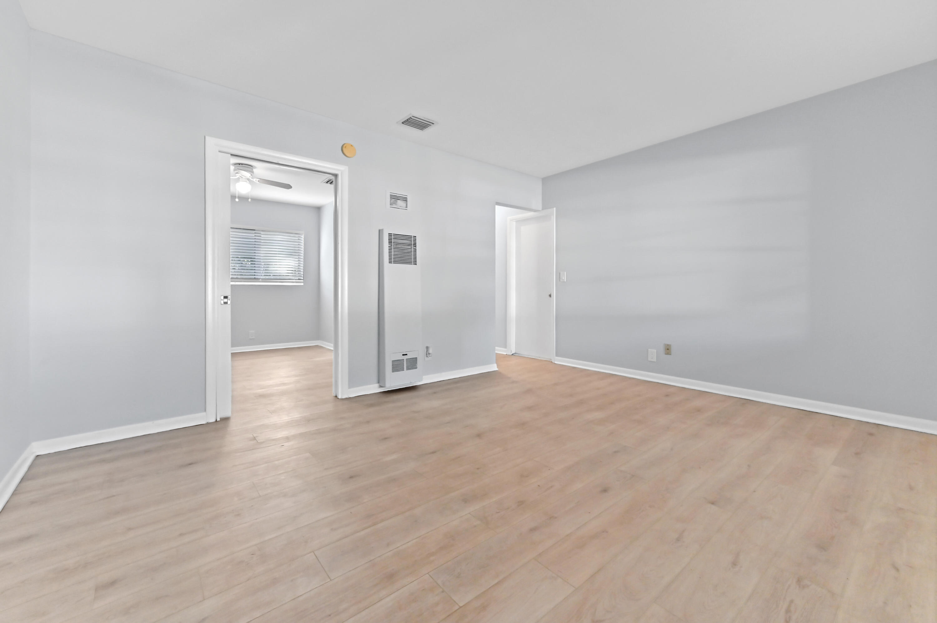 332 W Mango Street 1-2