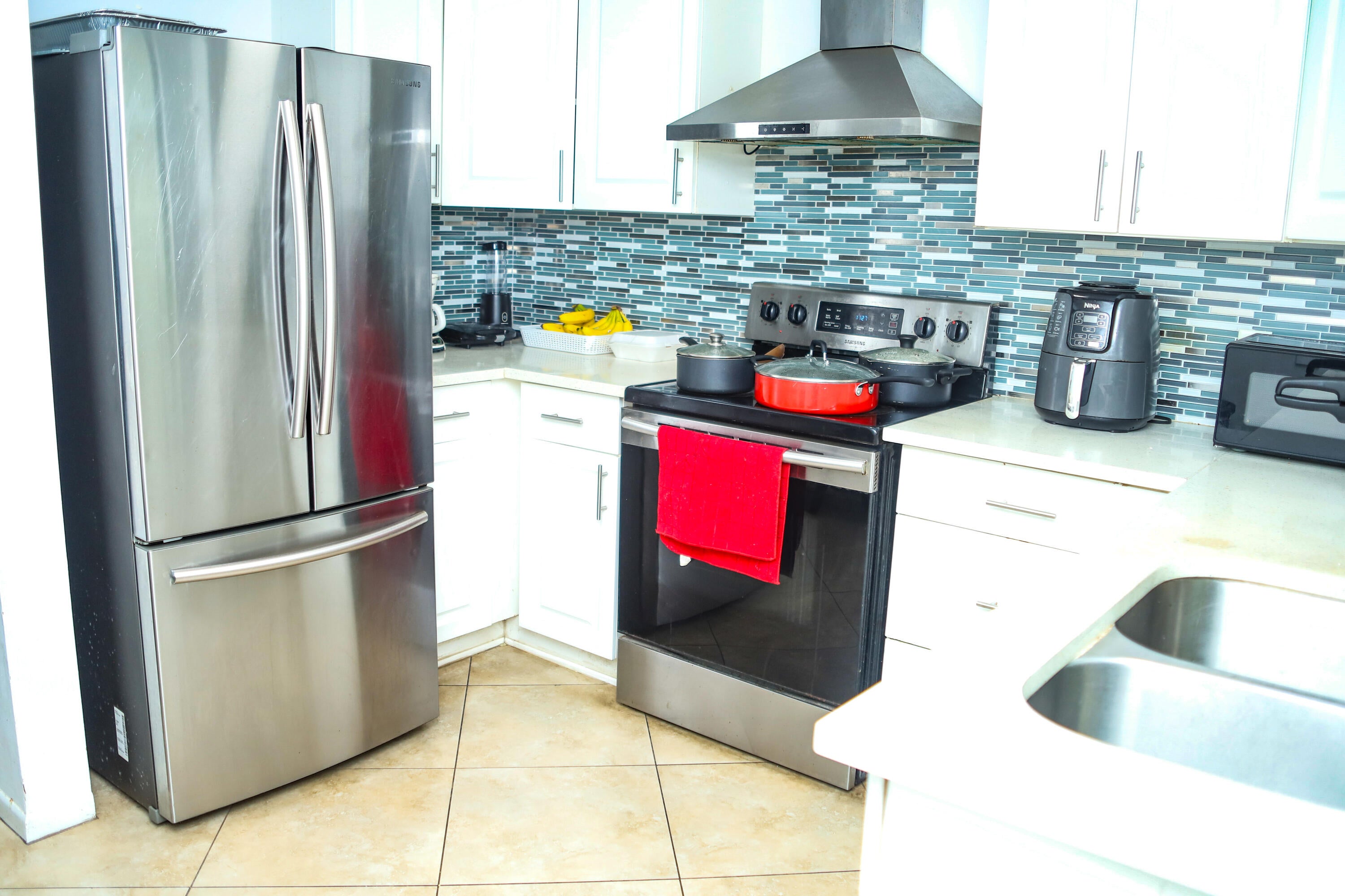 605 Ixoria Avenue Unit 21