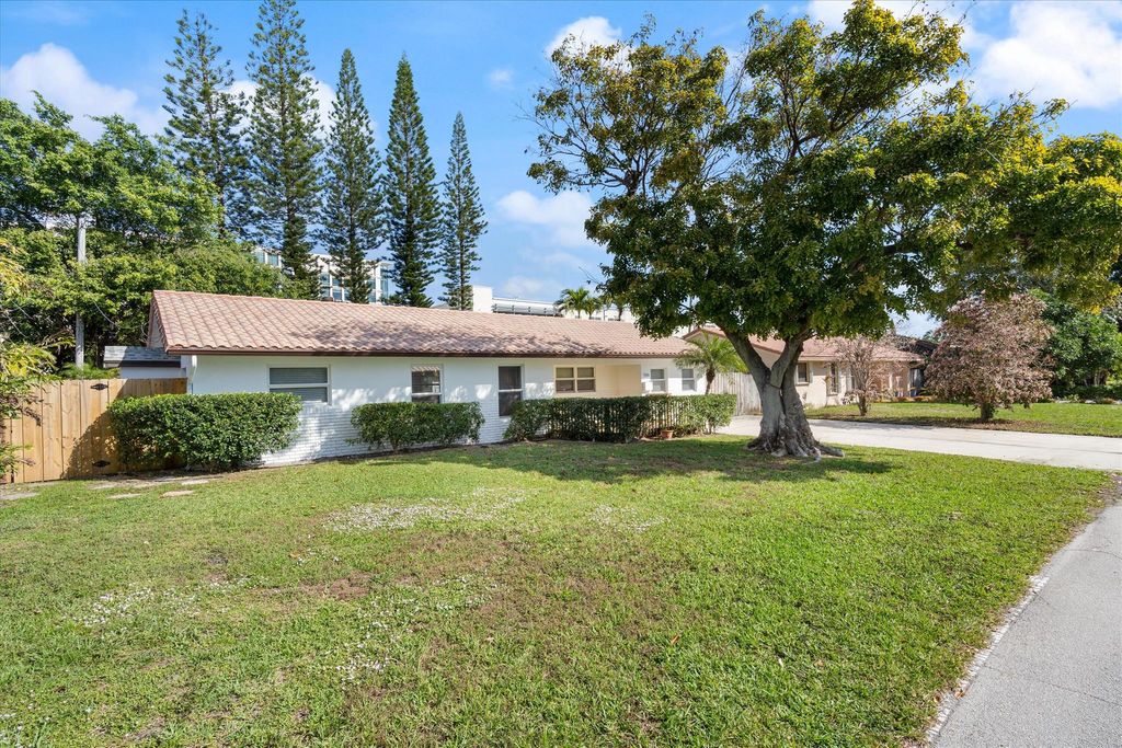 Photo of 799 NW 7th Drive, Boca Raton, FL 33486 (MLS # R11060210)