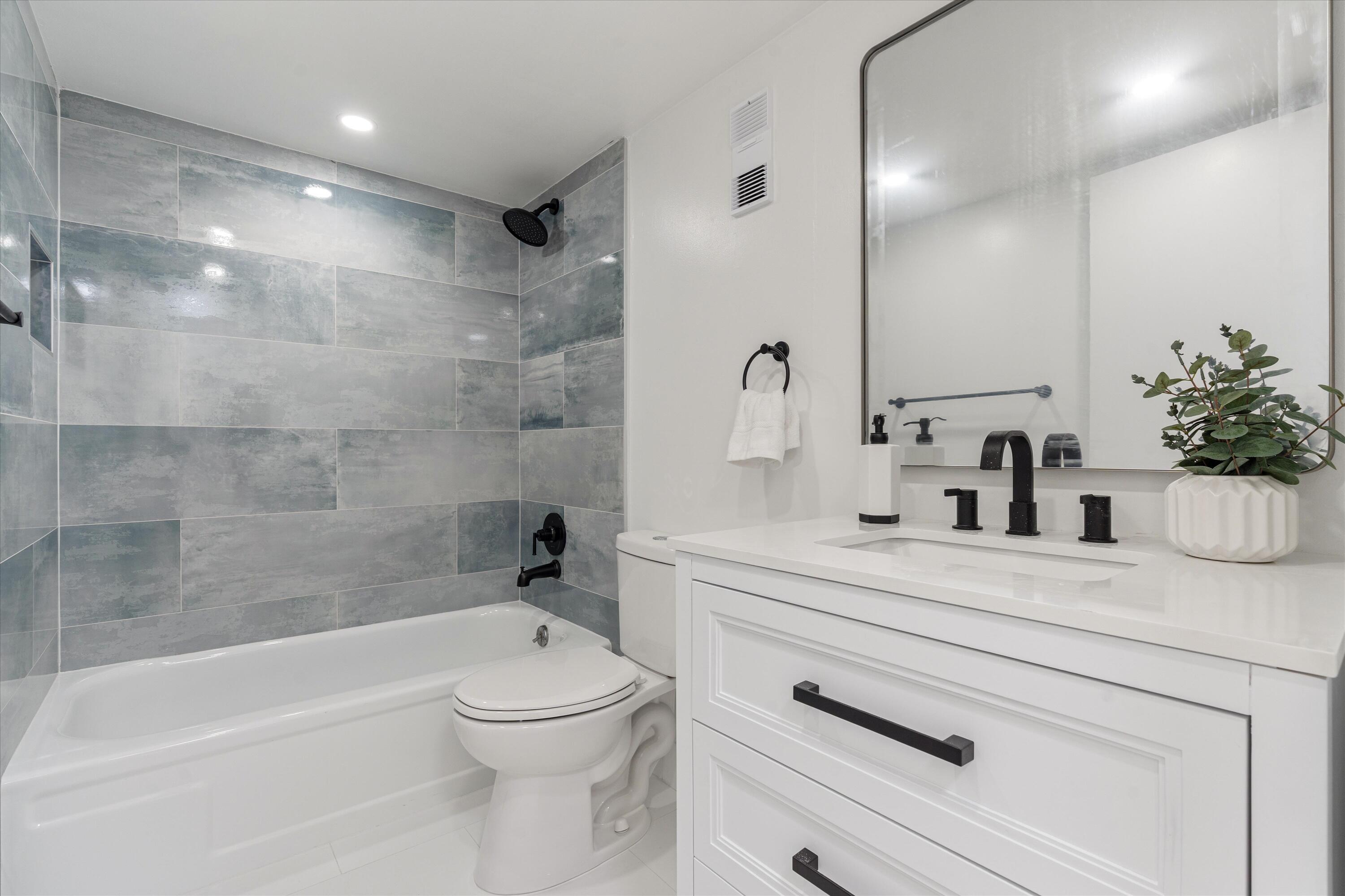 LAVERS DELRAY RACQUET CLUB CONDO - Residential