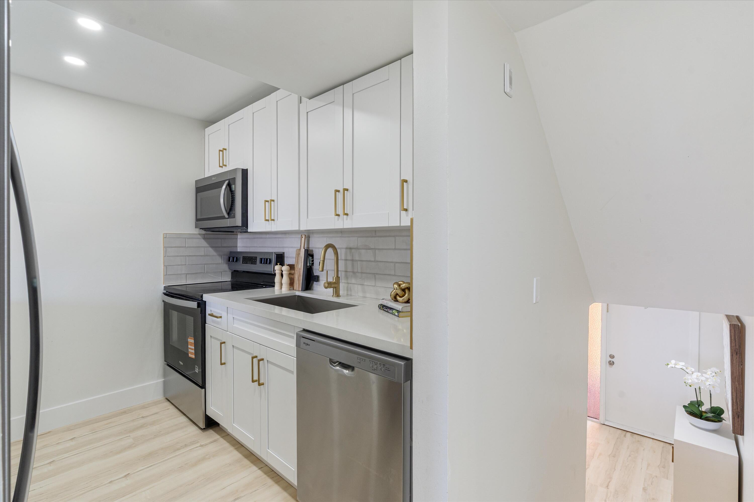 LAVERS DELRAY RACQUET CLUB CONDO - Residential