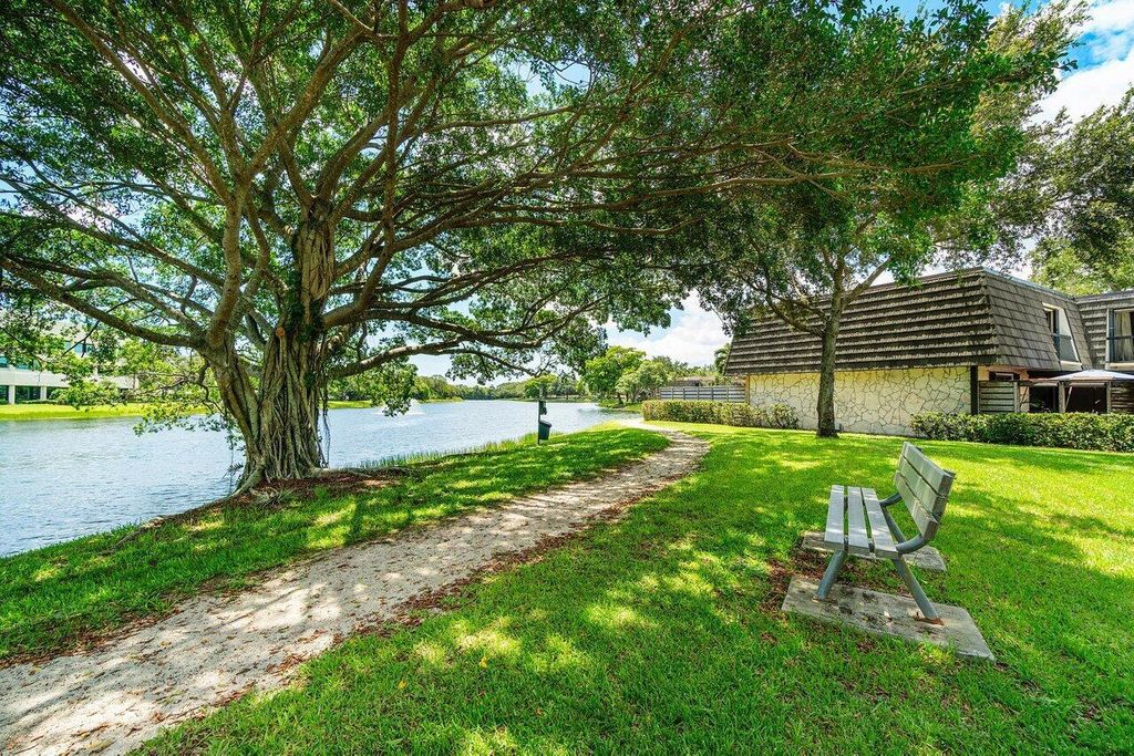 Photo of 125 1st Terrace, Palm Beach Gardens, FL 33418 (MLS # R11101251)