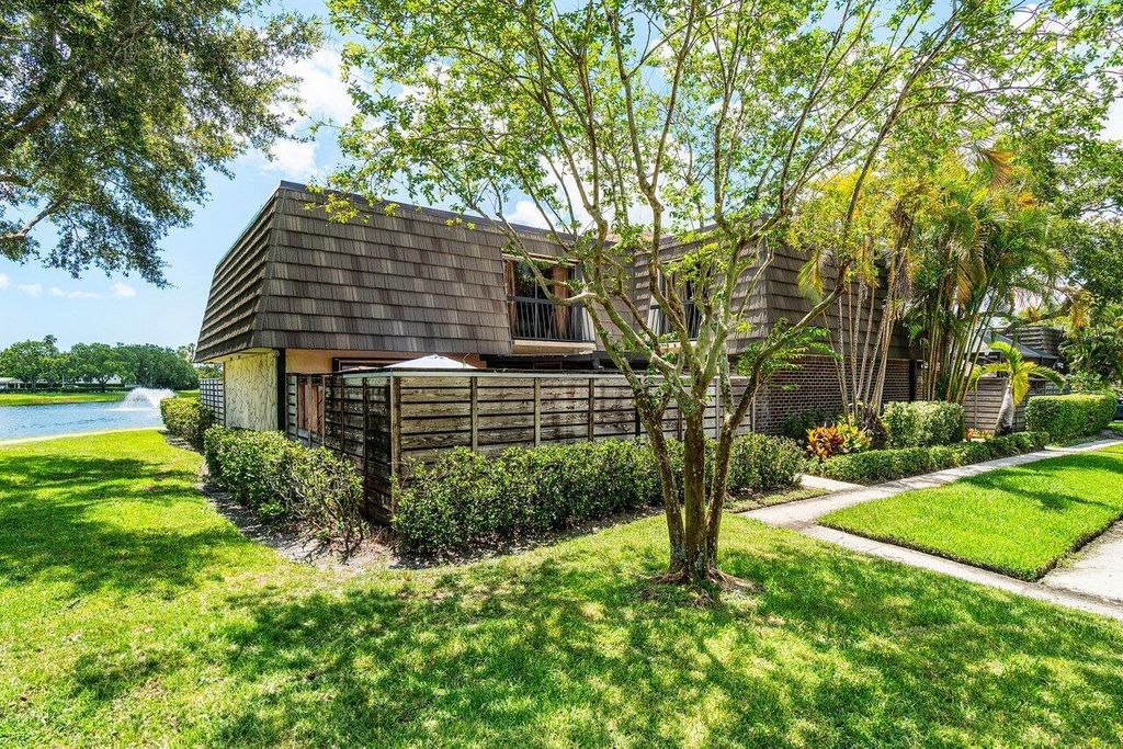 Photo of 125 1st Terrace, Palm Beach Gardens, FL 33418 (MLS # R11101251)