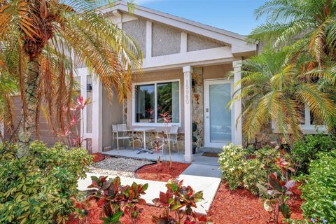 Single Family Residence in Sunrise FL 15960 Wind Cir Cir 21.jpg