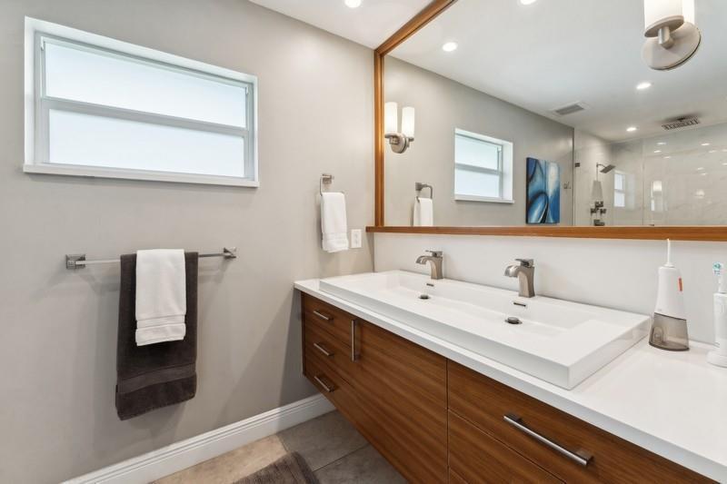 LITTLE HARBOR ON THE HILLSBORO - Residential