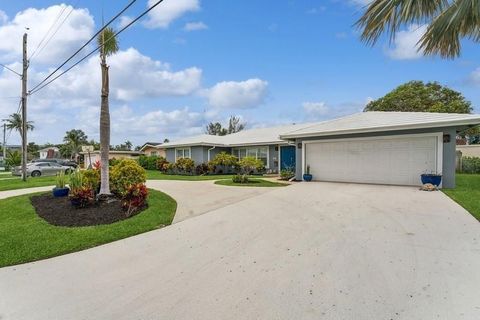 Tiny photo for 13 Little Harbor Way, Deerfield Beach, FL 33441 (MLS # B26009280)