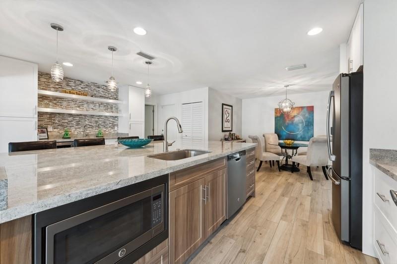 LITTLE HARBOR ON THE HILLSBORO - Residential