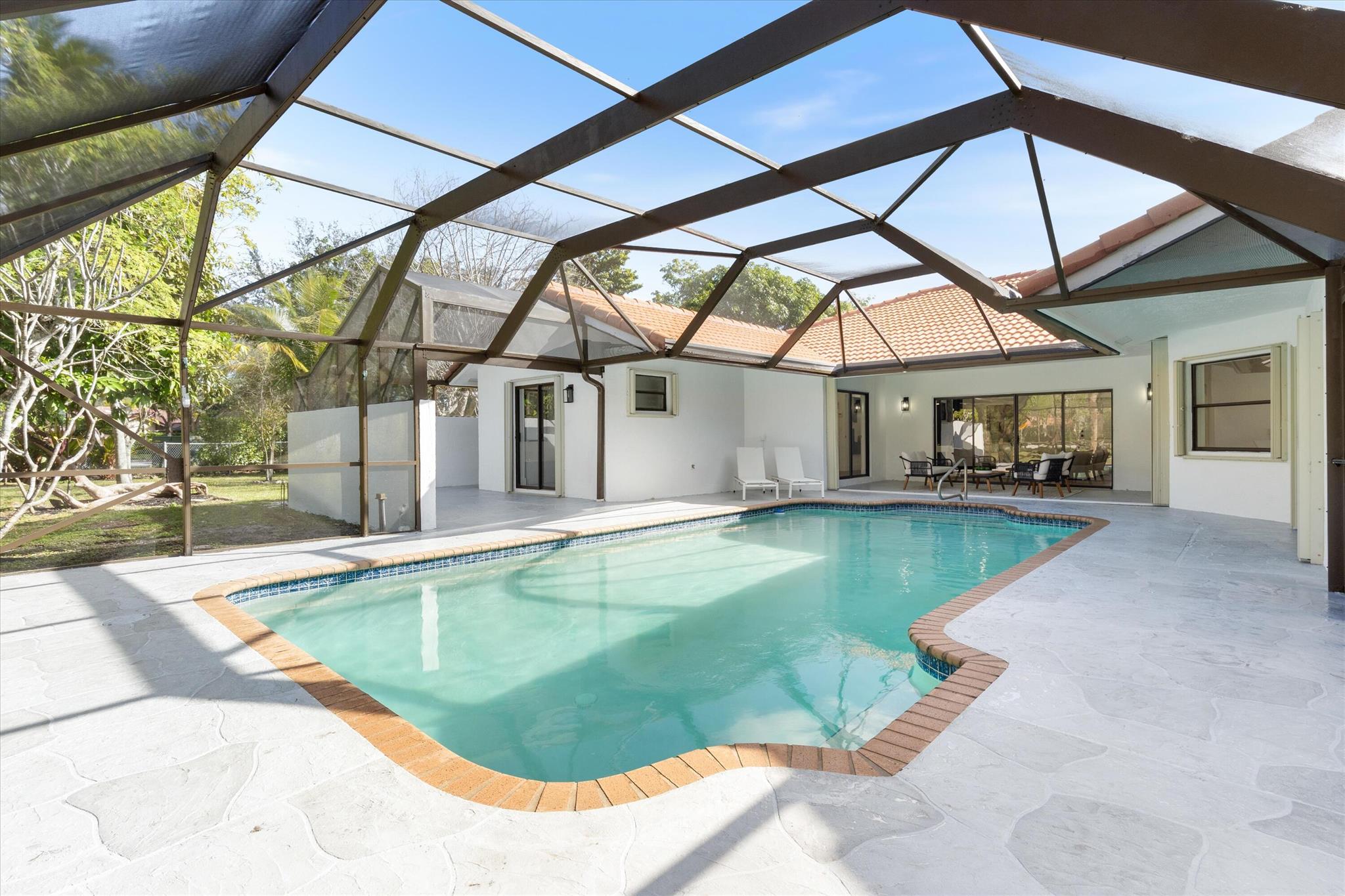 PINE RIDGE - Residential