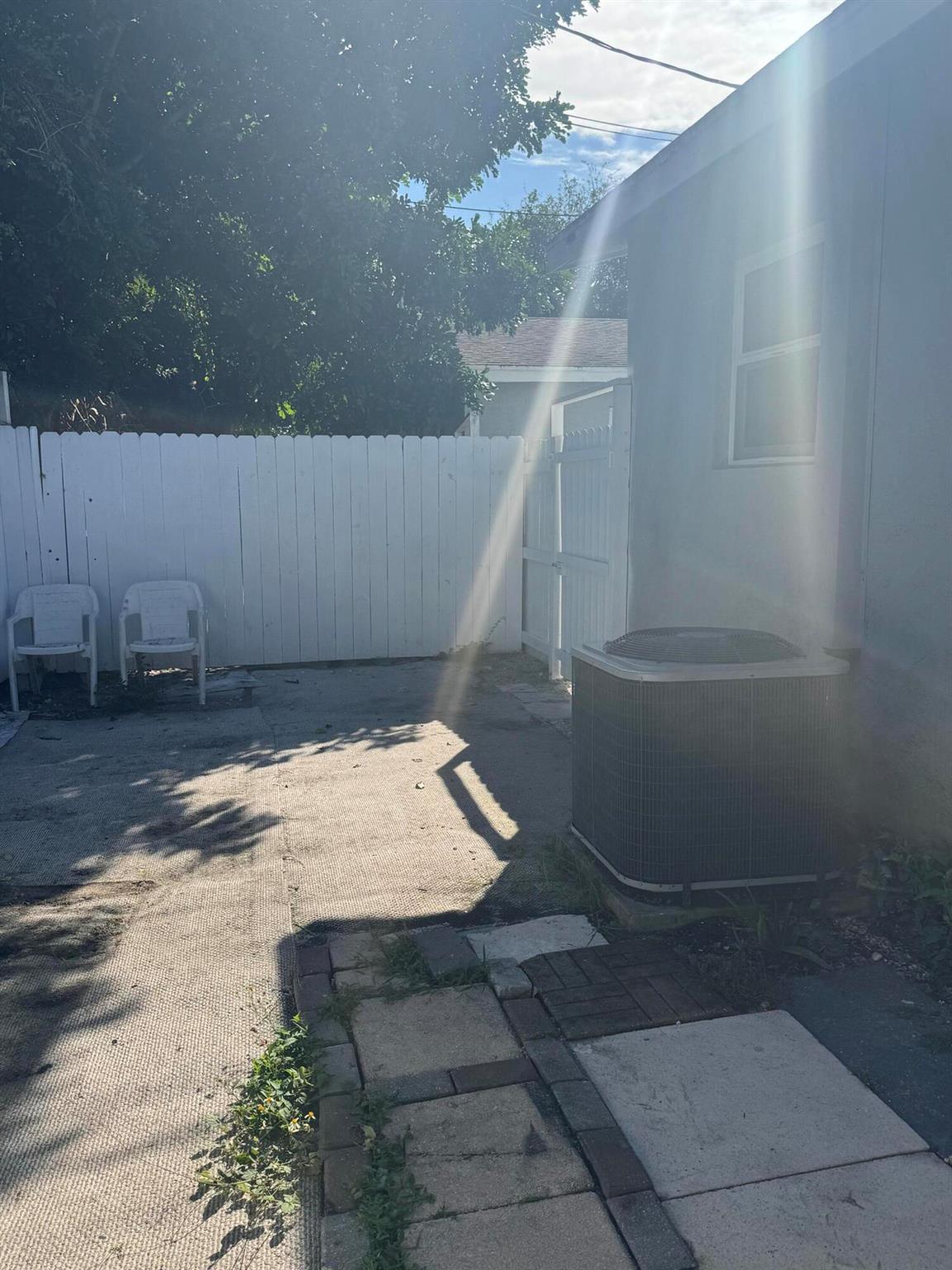 PALM BEACH FARMS CO 7 - Residential Lease