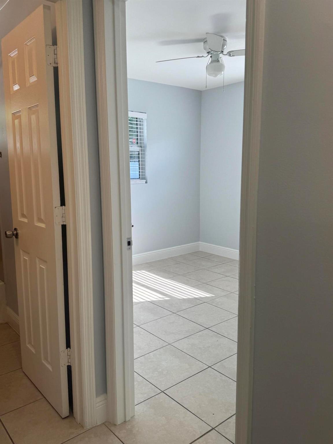 PALM BEACH FARMS CO 7 - Residential Lease