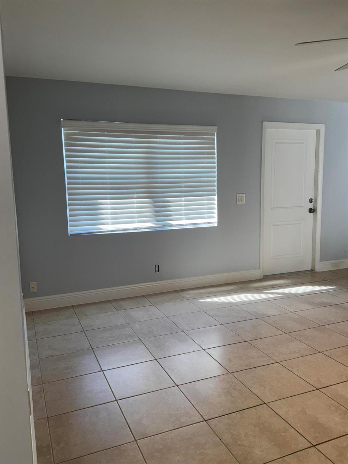 PALM BEACH FARMS CO 7 - Residential Lease