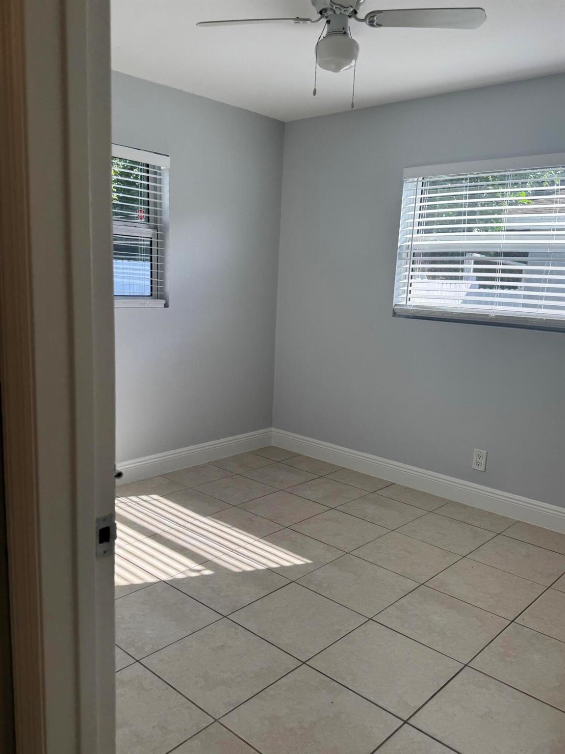 PALM BEACH FARMS CO 7 - Residential Lease