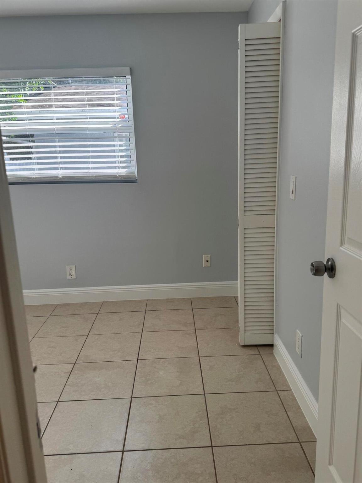 PALM BEACH FARMS CO 7 - Residential Lease