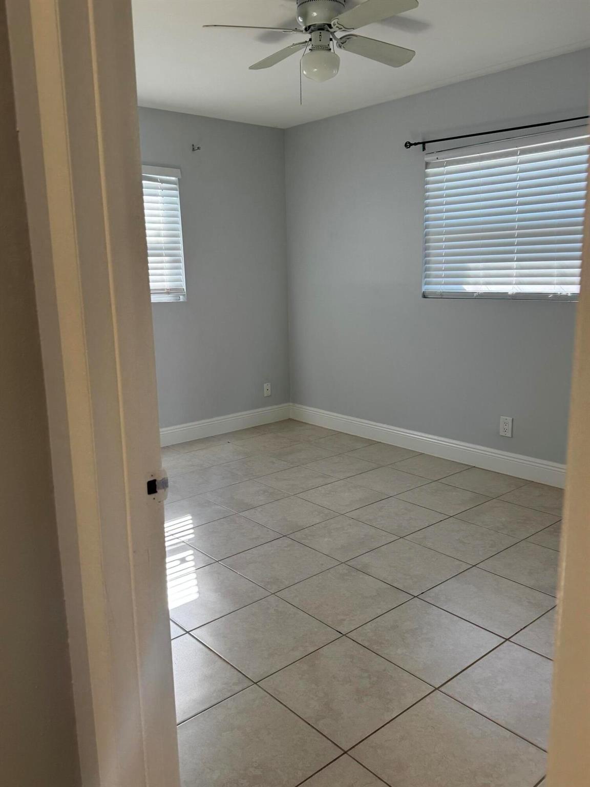 PALM BEACH FARMS CO 7 - Residential Lease