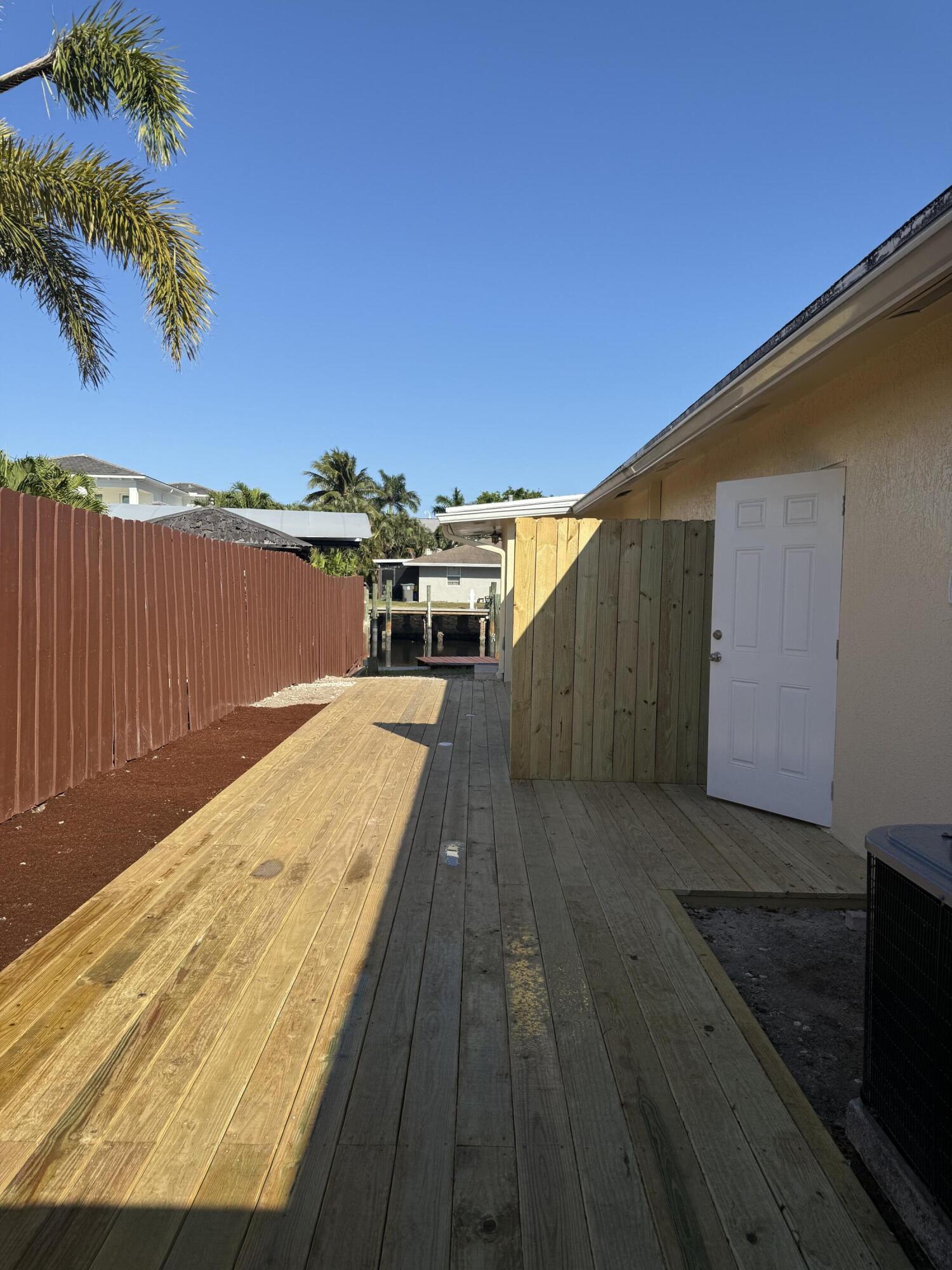 PARADISE PORT - Residential Lease